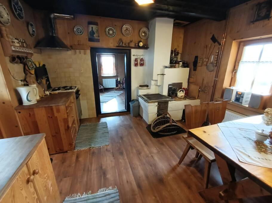 Ludwikowka Pod Luboniem, Stu-Letni Domek W Gorach Naprawa Esterno foto