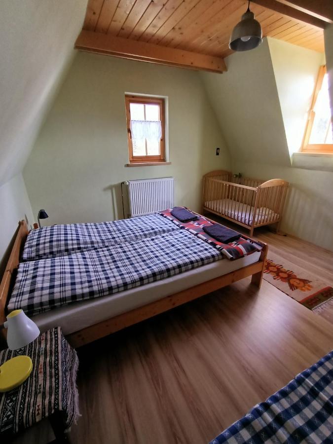 Ludwikowka Pod Luboniem, Stu-Letni Domek W Gorach Naprawa Esterno foto